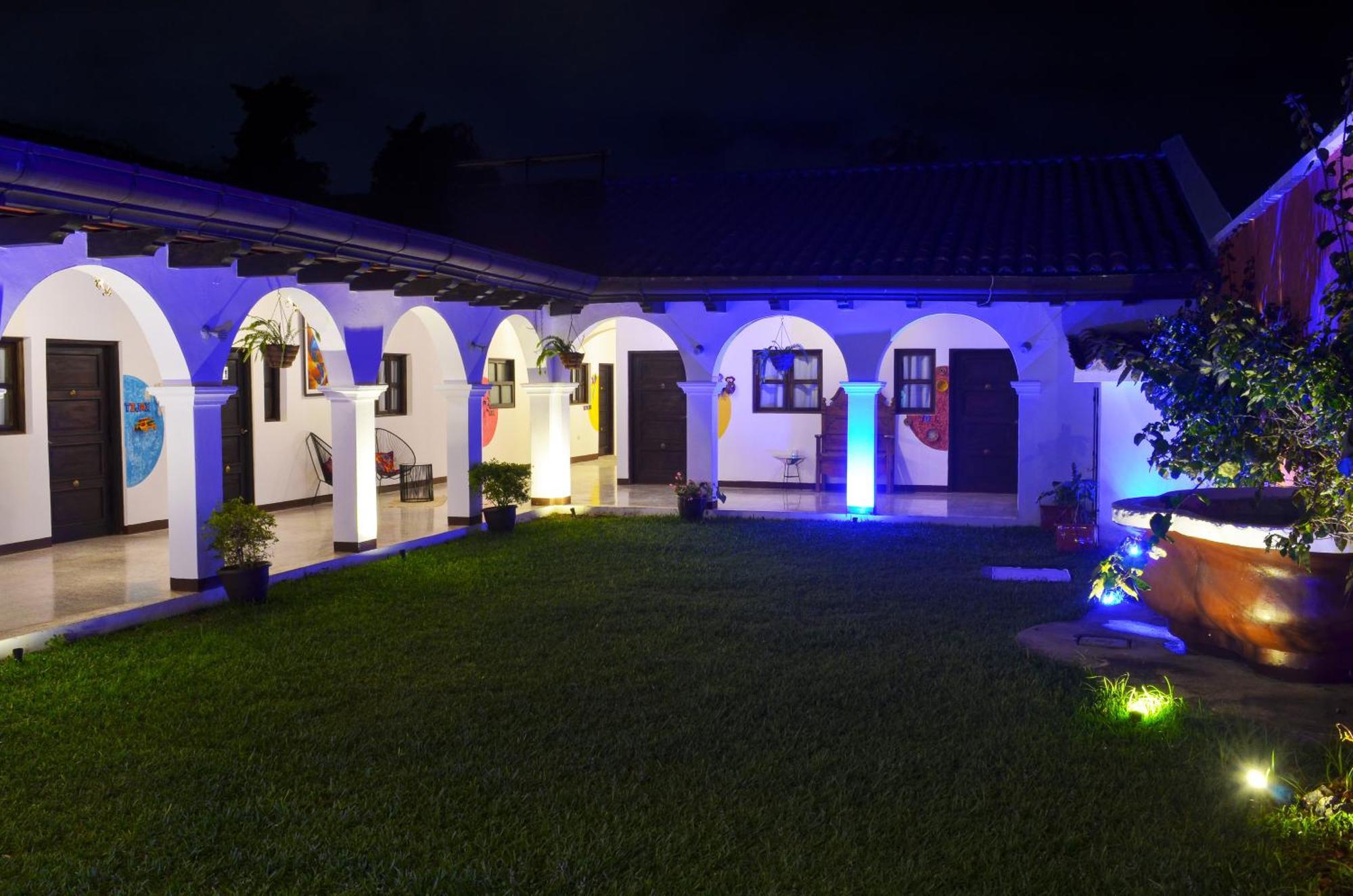 Luna Maya Boutique Hotel 危地马拉安地瓜 外观 照片